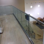Frameless glass balustrade to mezzanine gallery